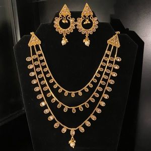 Gold Necklace Set
